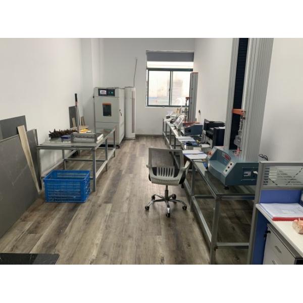 Шевронный винил SPC замка щелчка справляясь доказательство 12 Mil воды