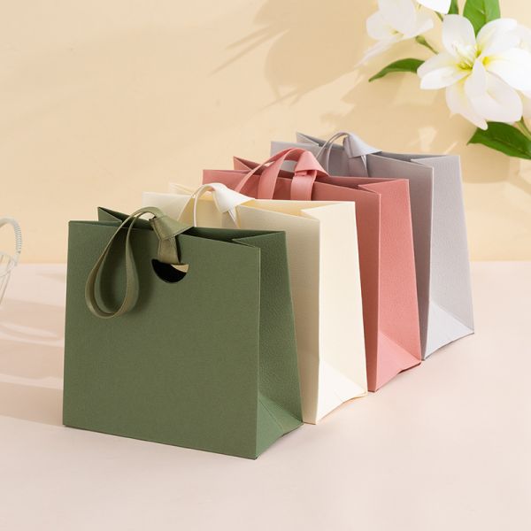 Simple Paper Bag Handbag Gift Packaging Bag Jewelry Gift Hard Bottom Tote Paper Bag