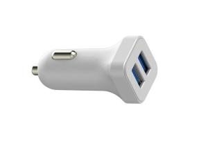 3.0A 出力電流 EU/AU/UK/USソケット標準を用いた車両電話充電用のUSBカーチャージャー