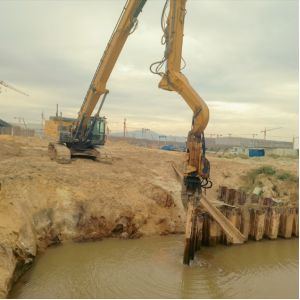 Heavy-Duty Sheet Pile Driver | Excavator-Mounted Design | High-Frequency Vibration