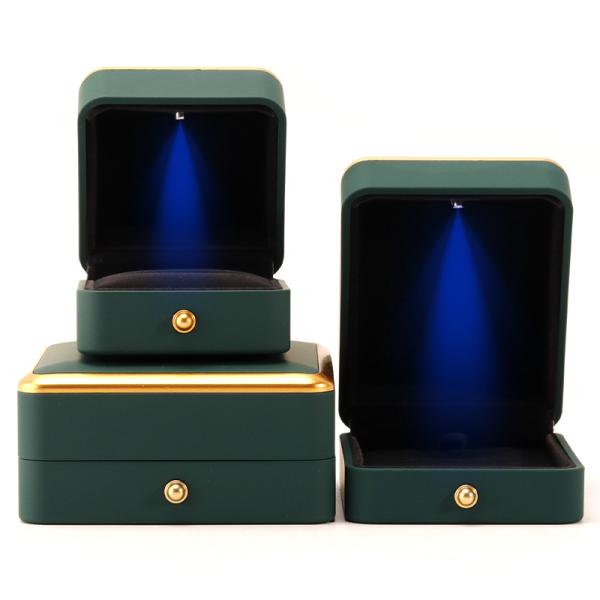 Boîte à bijoux LED verte carrée pour l'emballage de luxe de colliers et d'anneaux personnalisable