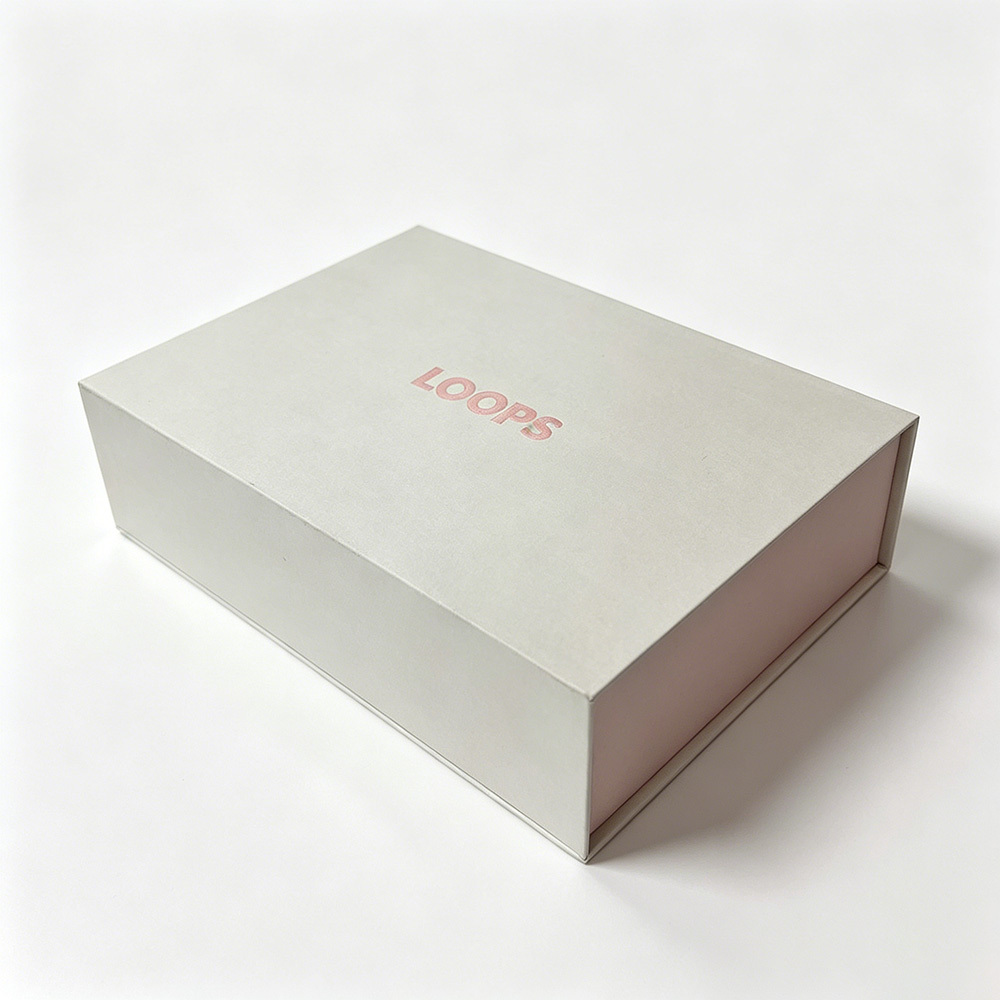 Pink Skincare Packaging Magnetic Closure Boxes with Embossed Logo