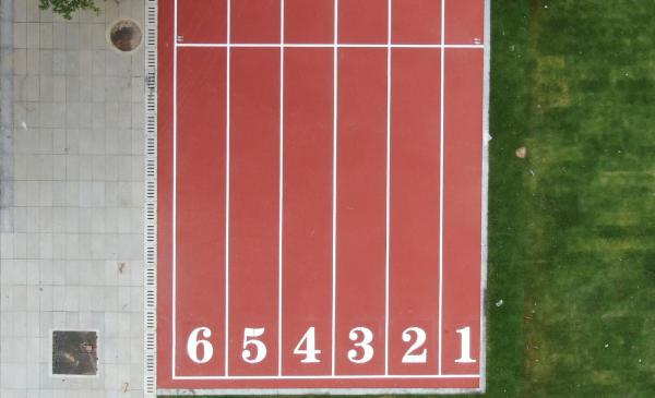 35% To 50% Shock Absorptionness IAAF Running Track All-Weather Drainage And UV Resistance