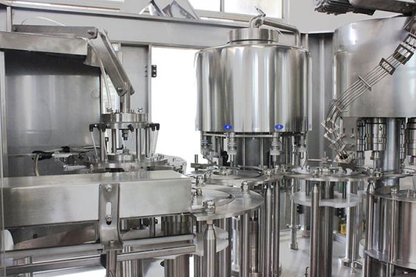 Manufacturing Plant Auto Liquid Filling Machine 2000BPH Capacity