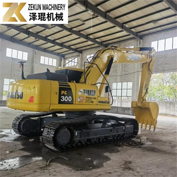 32 тонны 1,8 м3 Подержанные колесные погрузчики KOMATSU PC 300-7LC HD 6LE LC-8