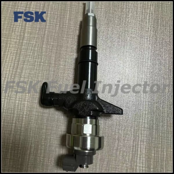 8-89011605-1 Common Rail Injector For Auto Parts ISUZU D-MAX