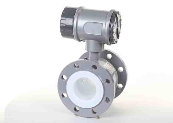 Compact Industrial Flow Meter Chemical Flow Meter 100 - 240 VAC / 18 - 36 VDC