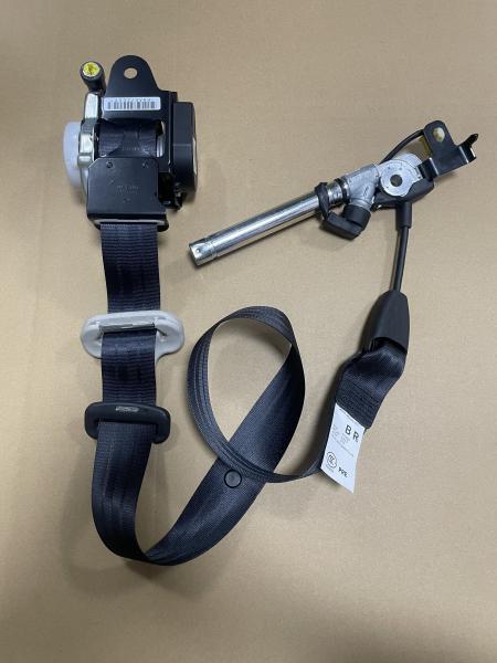 Honda CRV 2018 Three-Point Seat Belt Assembly with Pretensioner