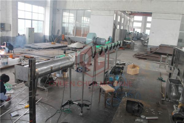 Auto Food Industry Popular Plastic Bottling Equipment With Sterilizing System