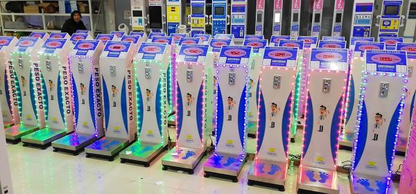 Digital Coin Operated Luggage Scales 500kg Rated Load Flexible To Move