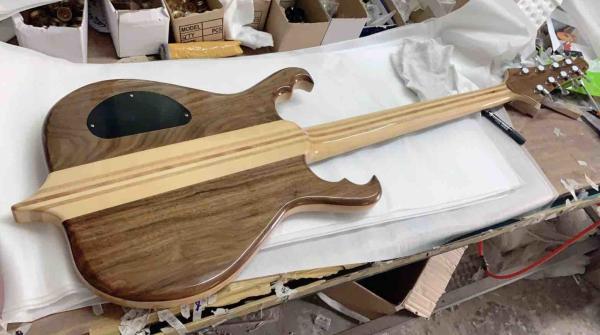 8 Strings Bass Guitar One Through Neck-Body Solid Walnut In Natural