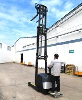 Caminhão Walkie Electric Reach, totalmente elétrico, 2 toneladas.
