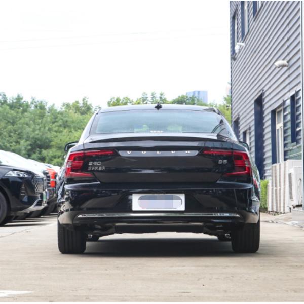 Salle de sièges de la porte 5 de la version 4 de VOLVO S90 2023 B5 Zhiyi Haohua Voiture d'occasion
