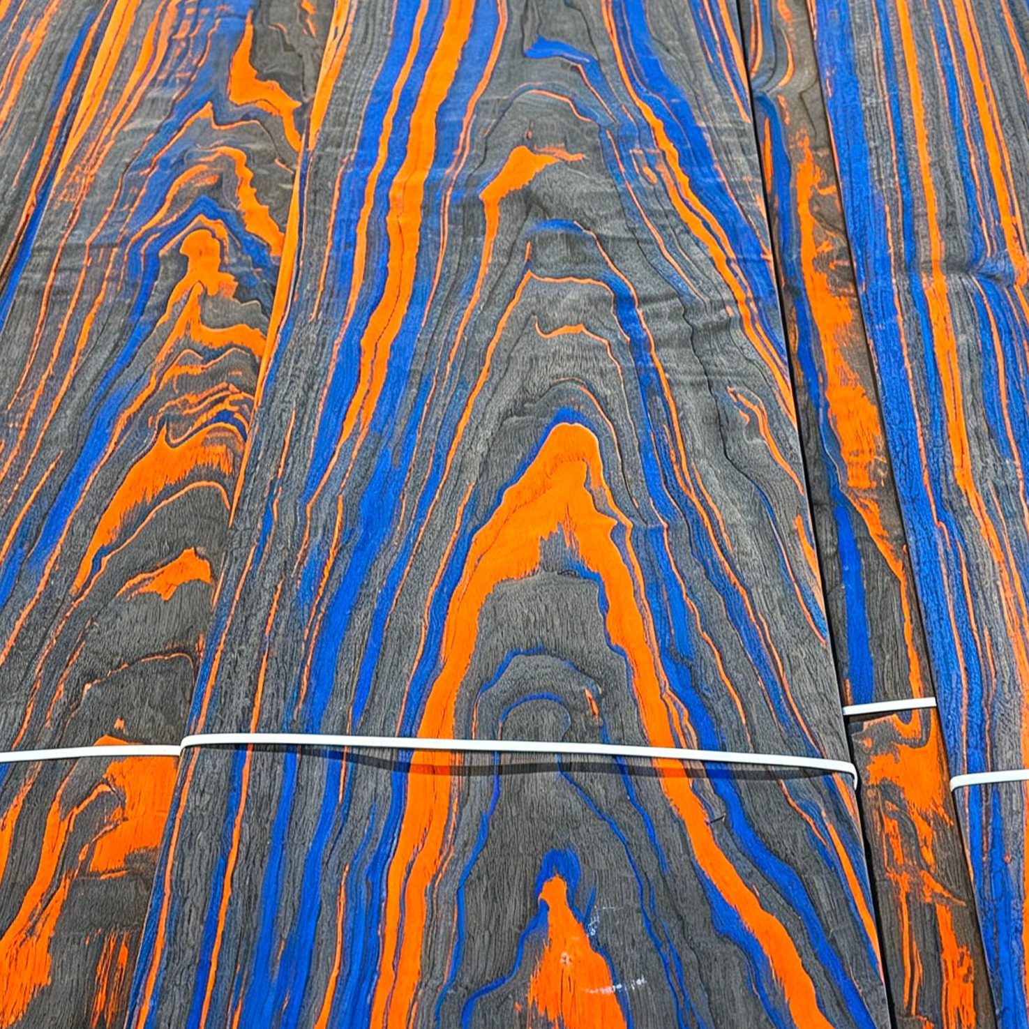 Natural Plant Dyed Eco-Friendly Wood Veneer, Multi Color Iridescent Decorative Wood Veneer for Furniture Panels, Wall Cladding & Cabinet Making