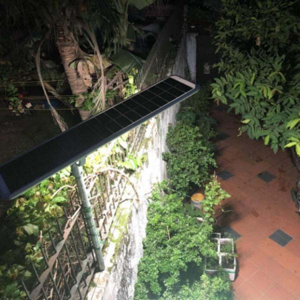 Monocrystalline Silicon Integrated Automatic Solar Street Lighting With Inbuilt Battery 150-160lm/W