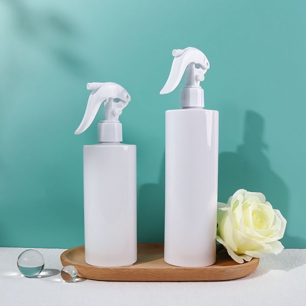 Leak-proof food-grade pet plastic spray bottle with fine mist and multiple capacity options for cosmetics