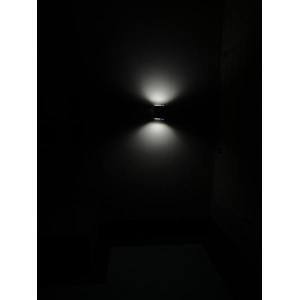 Черный металл СИД солнечный вверх вниз со светов IP65 теплого белого 3000K 4V 220mA стены