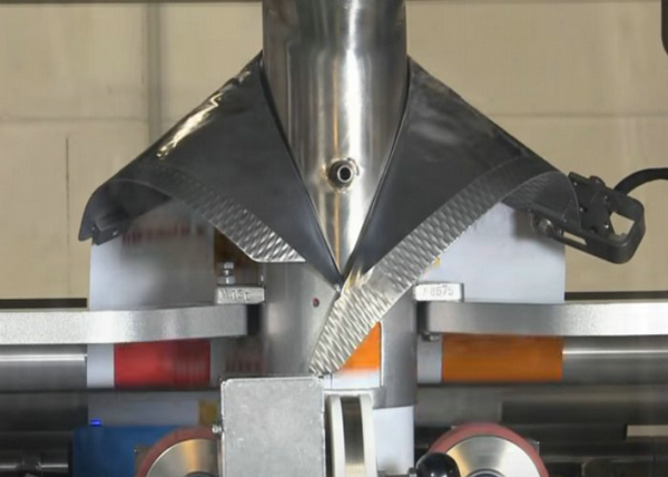 Auto Form Fill Seal Packaging Machine , Coffee Powder / Wheat Flour Packing Machine