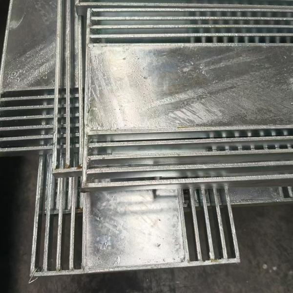 High Strength Anti Slip Grating Steel Grid Plate For Drainage Ventilation