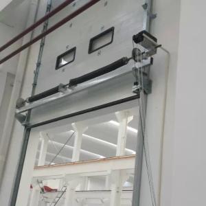 Porte sectionnelle aérienne verticale de l'ascenseur 80mm de parc logistique