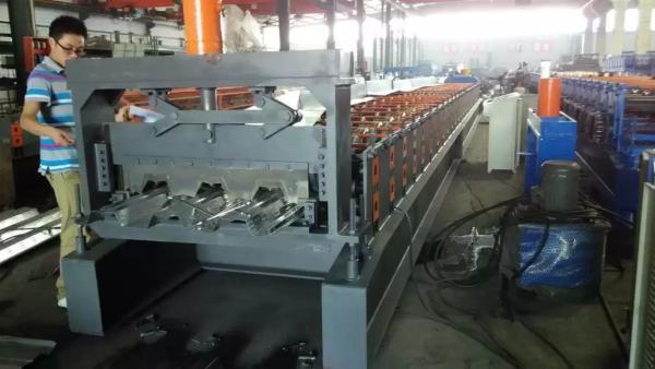 Soffit Panel Metal Deck Forming Machine Deck Roll Former Yt-R7 Drip Edge