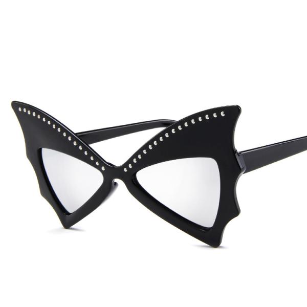 Oversized Women Bat Sharp Rivet Big Frame Sunglasses Personality Dance Party Glasses