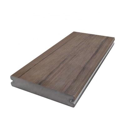 Moderno Design WPC/PVC Outdoor Plastic Decking Tile para móveis de pátio sem estrias