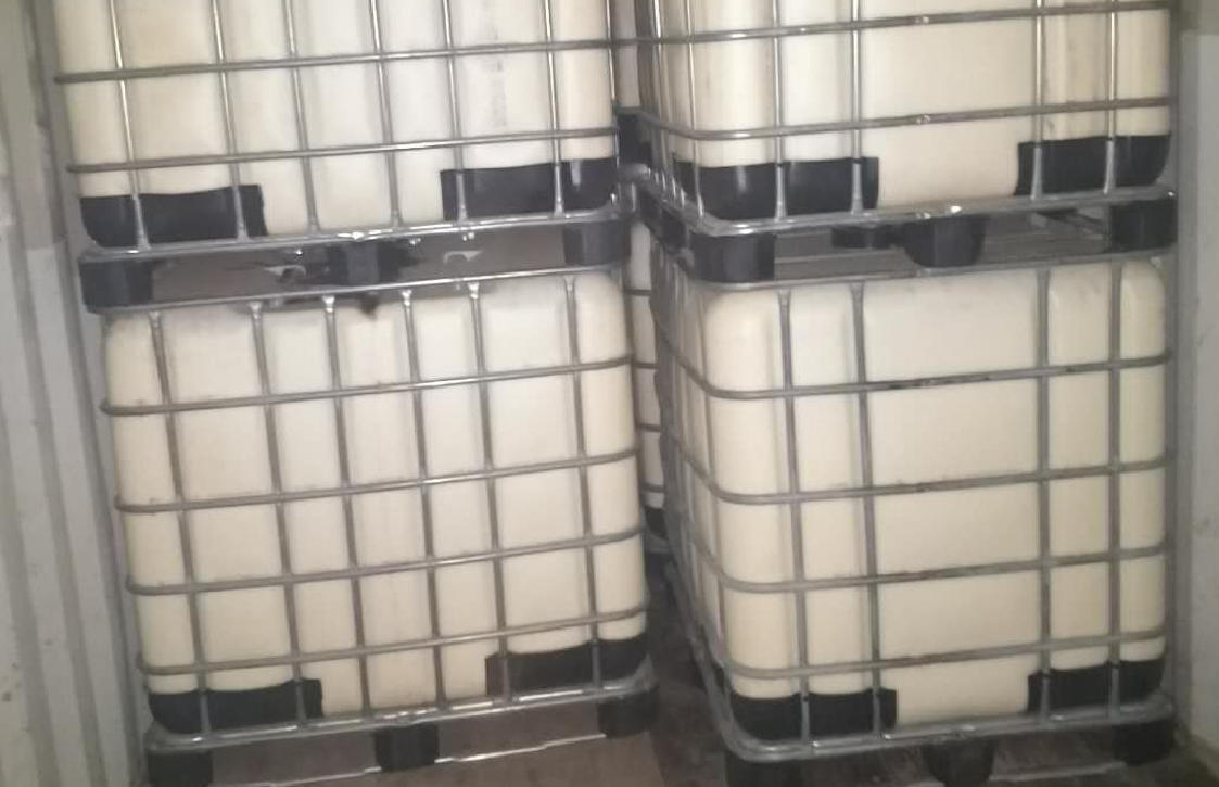 Water Based Lamination Glue For PVC Film Faced Decorative Gypsum Ceiling Sheet High Bond Strength No Bubbling
