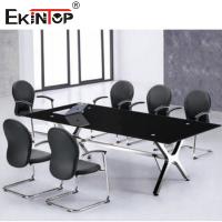 Mesa de conferencias negra rectangular Elegante ambiente de negocios Capacidad de 10 asientos