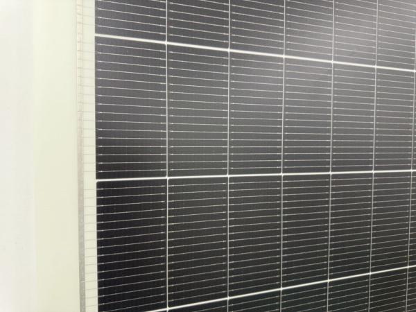 520W Polymer Membrane Soft Solar Panel Module BIPV Outdoor Building Material with 12 Years Guarantee and Sun-shading Device