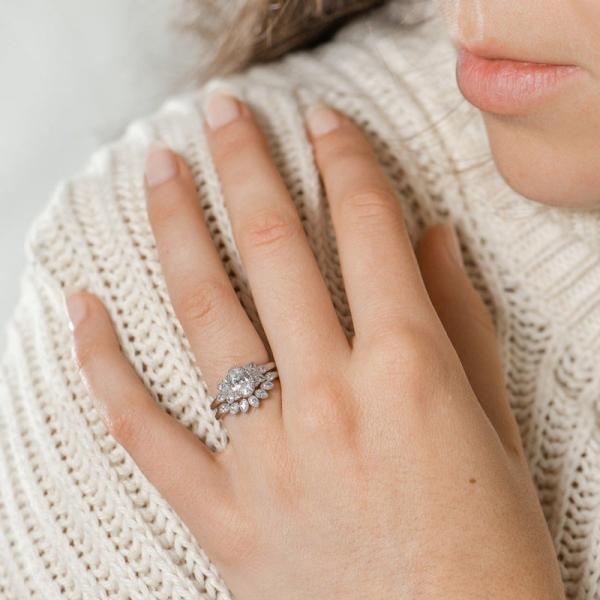 925 Стерлинговое серебро CZ Драгоценный камень Алмазный кольцо Складируемое свадебное кольцо Ювелирные изделия