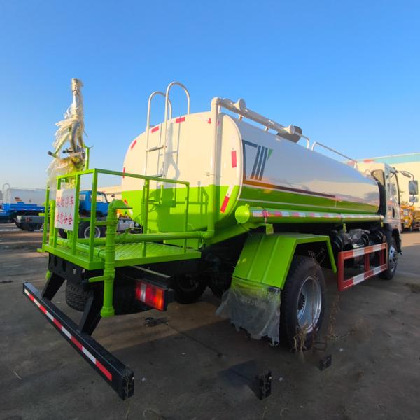 Camion-citerne HOWO 4X2 8000 litres d'exportation directe d'usine avec grande pompe à eau