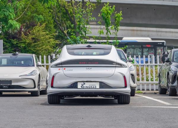Adult Personal IM Electric Car L6 5 Seaters Hatchback Pure New Energy Electric Vehicle EV Car