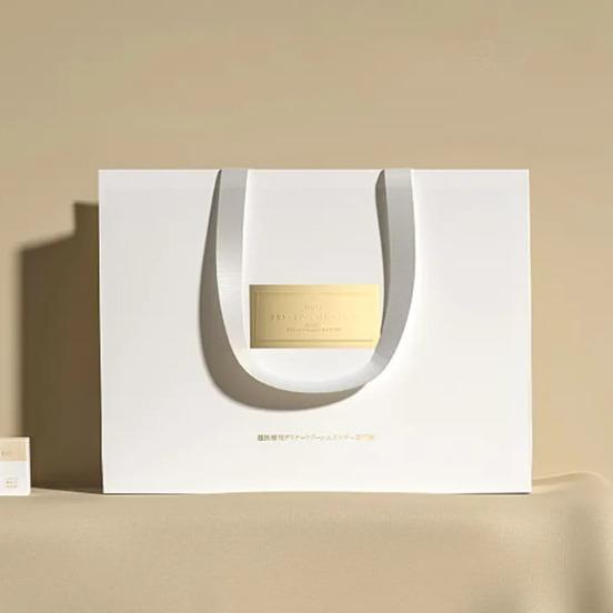 Logotipo personalizado Impresso Bolsa de papel de presente de luxo Joias Cartão branco Bolsas de papel de compras