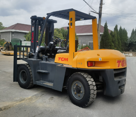 Second Hand 7 Ton TCM Forklift FD70 Japan Made Used TCM 2.5t 3t 5t 7t in Garment Shops