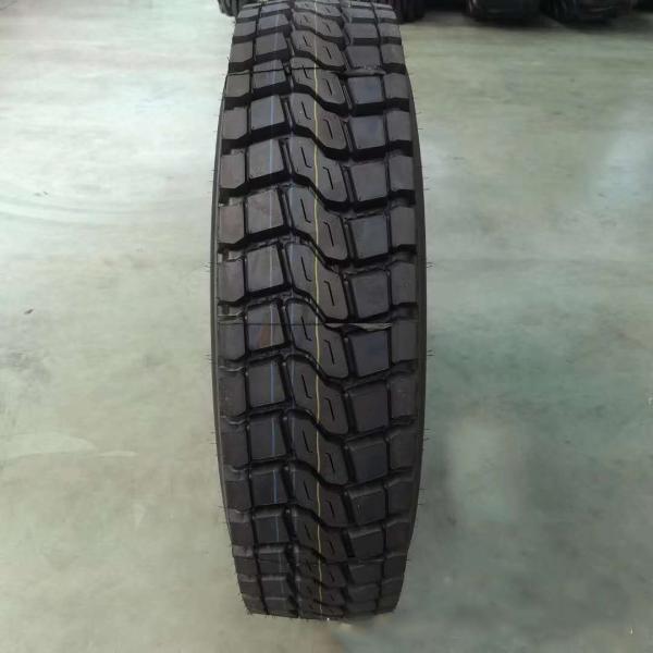 12R22.5 Pneus sous vide pour camions à remorque roue motrice enfoncement de la bande de roulement Pneus anti-zap