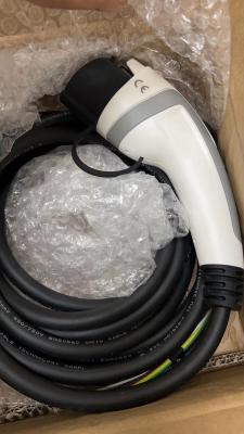 3.6KW 16A Electric Car Type 2 AC Charger IEC 62196 White Black