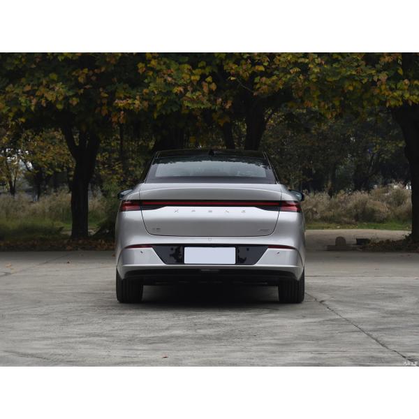 Top Speed of 170km 2023 Xpeng P5 500 Energy Vehicle with 4-Door 5-Seat Body Structure