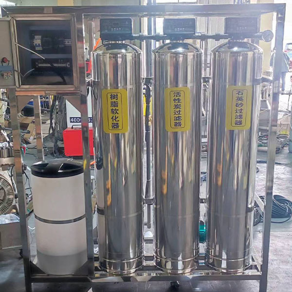 2T/H Промышленное высокоскоростное оборудование для смягчения воды с компактной структурой Промышленное оборудование для обратной осмозы