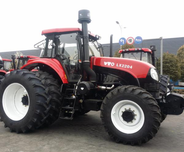 Trator de direção do gramado da roda de YTO LX2204 220hp 4 com o depósito de gasolina 400L
