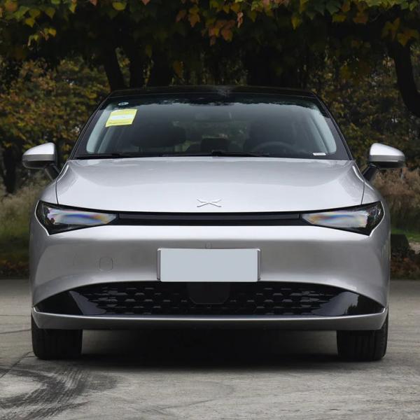 Top Speed of 170km 2023 Xpeng P5 500 Energy Vehicle with 4-Door 5-Seat Body Structure