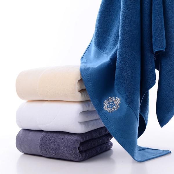 Настройка логотипа Вышивка Белые хлопчатобумажные полотенца Чистый хлопчатобумажный мягкий поглощающий полотенце для гостиницы