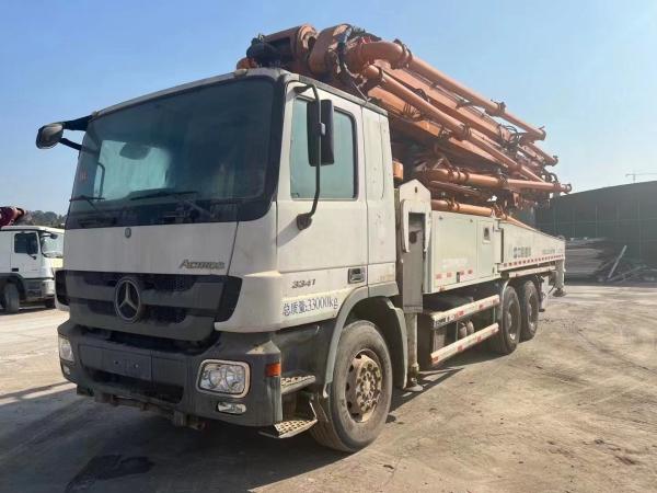 Activité spéciale Zoomlion 49 mètres voiture de pompe vendue Mercedes châssis camion de pompe septique