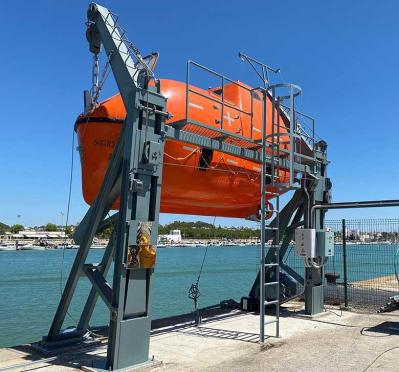IACS Approved SOLAS 6.5m 36 Persons GRP Gravity Luffing Arm Type Totally Enclosed Lifeboat