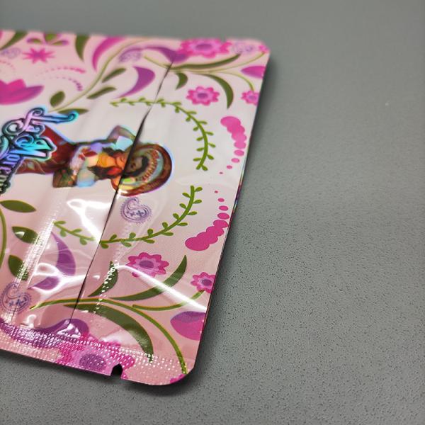 Holographic Weed Packaging Bags Child Resistant Zipper Pouch Custom