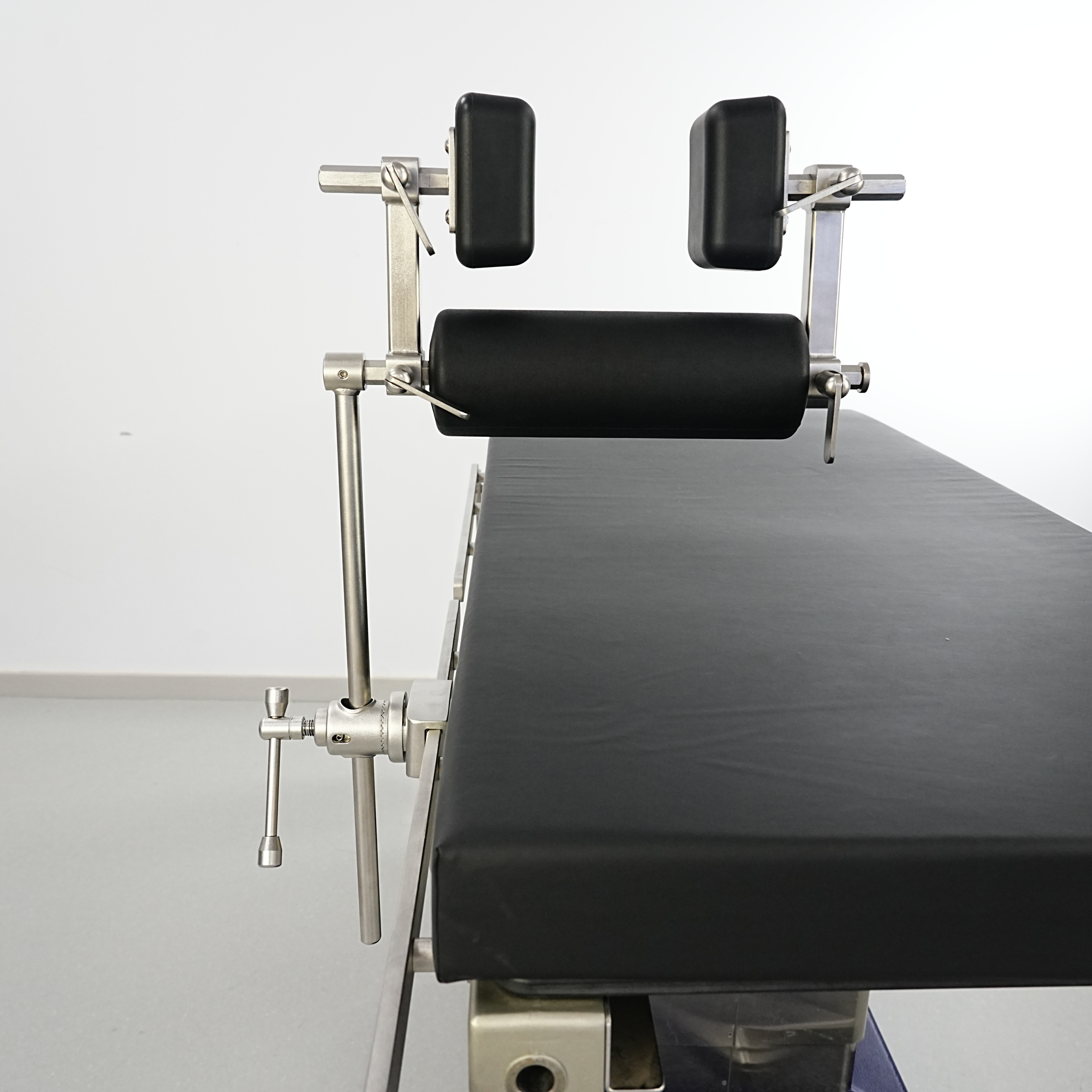 Knee Arthroscopy Bracket
