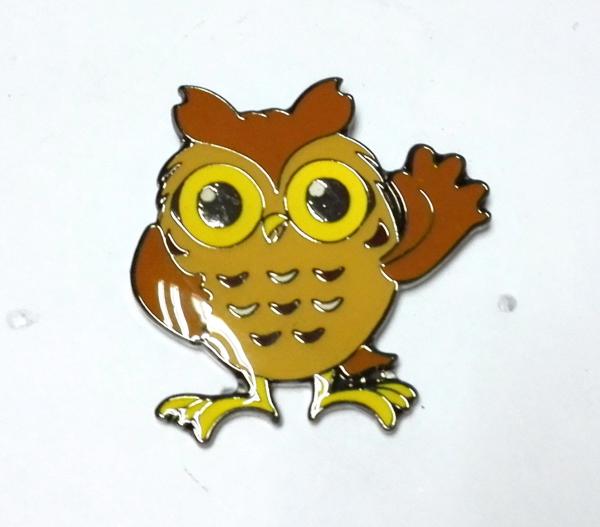 Brass stamped with soft enamel , sprot pin , club pin badges ,  size 25 mm dia , with butterfly clutch