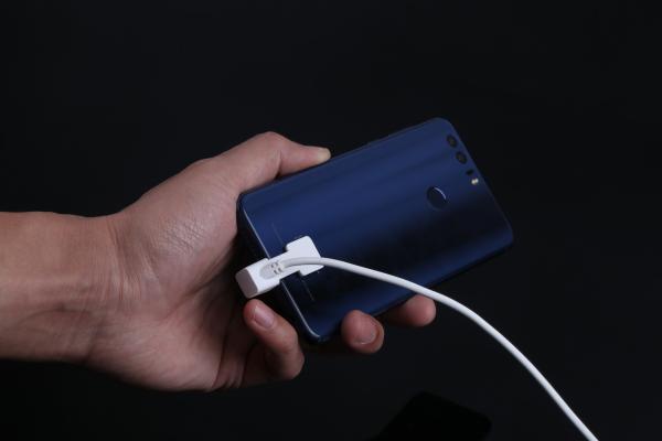 COMER alarm controller display acrylic smartphone stands are ideal for smaller retailers and mall kiosk stands