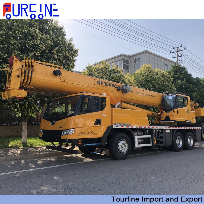 Qy30K5c Hydraulic Mobile 30 Ton Truck Crane For Road Construction Bridge Engineering