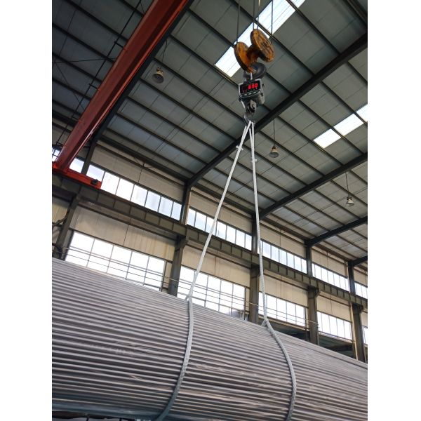 Seamless titanium pipe